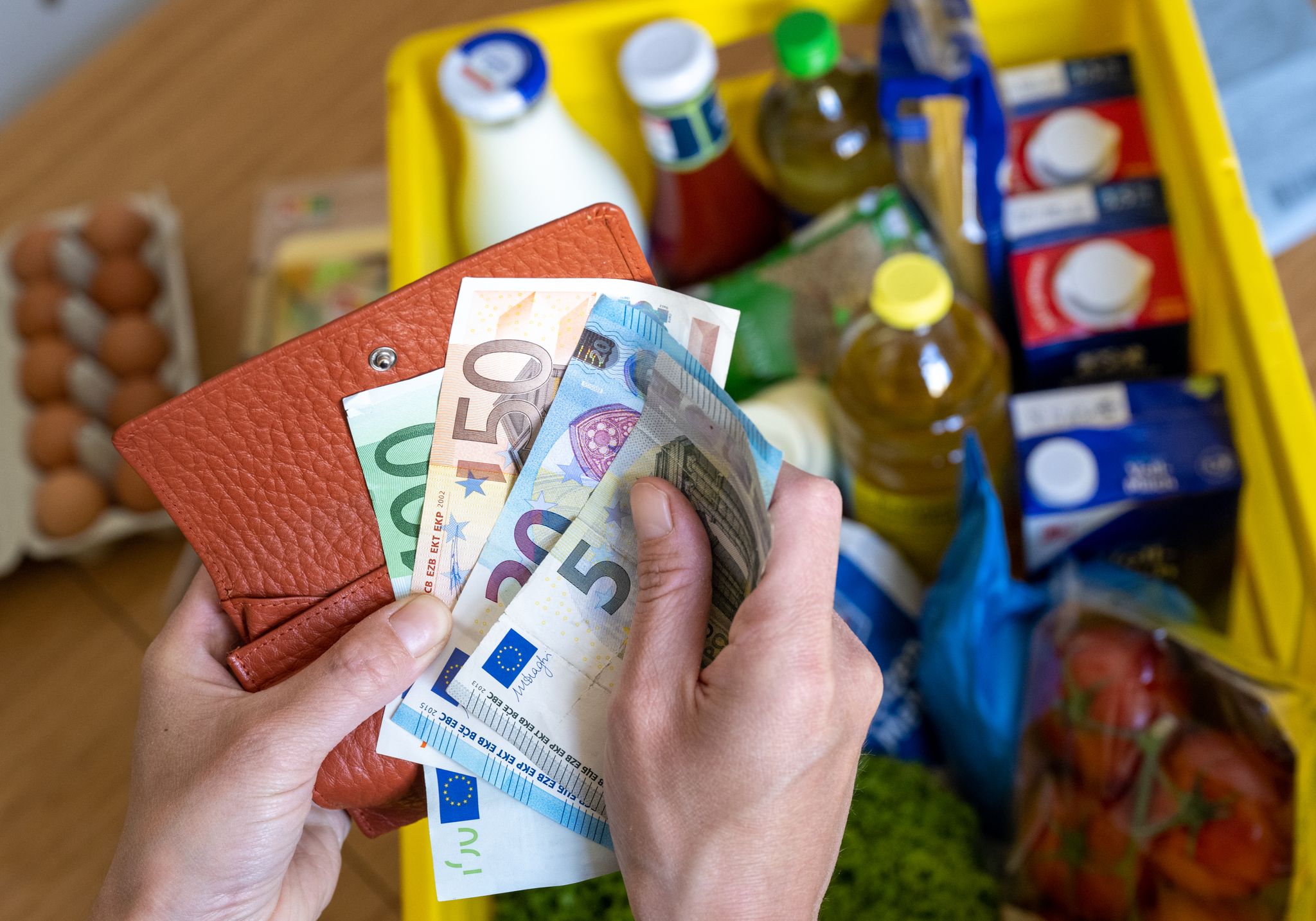 Real pay in Germany fell 5.7%