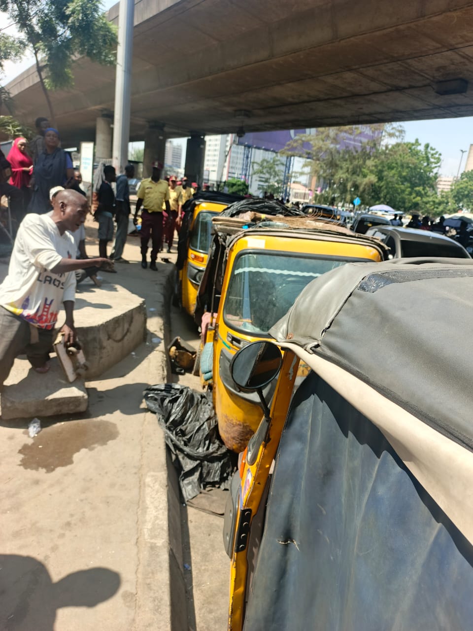 d2a600b5-b839-450f-8bdb-84ed2578acd5