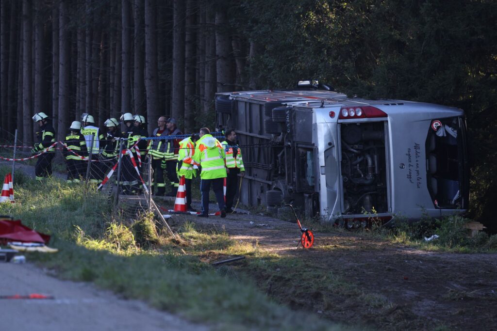 Serious bus accident on the A96
